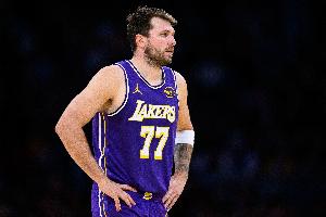 曾令旭：湖人好像正为东契奇 按当年独行侠的结构去组建阵容