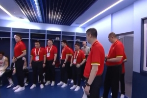 给老叔送一句话想说什么？郭艾伦：早点睡吧 多吃饭 不要太紧张