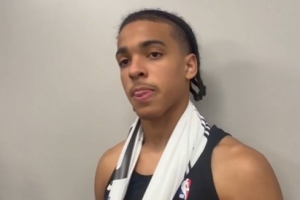 小迈克尔·布朗：NBA的球场比大学联赛更大 队友让我的转变很轻松
