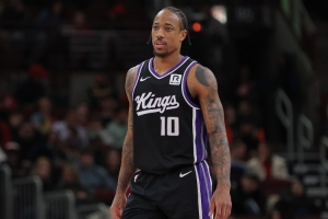 被国王裁了！媒体人：德罗赞还是有市场的 单打能力和经验都有
