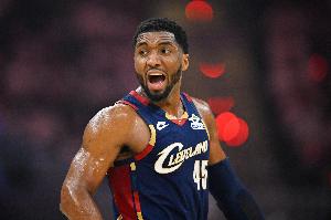 Shams：如果米切尔明夏续约 合同可以延长一年总额多近8000万美元