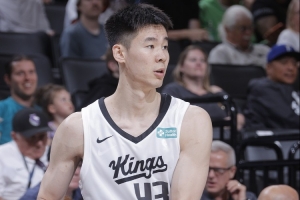 媒体人：郭昊文最后一场几乎没存在感 李贤重有可能拿到双向合同