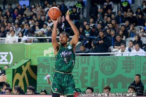 直播吧：山东与祝铭震签下3+1C类合同 与陶汉林、高诗岩商讨续约